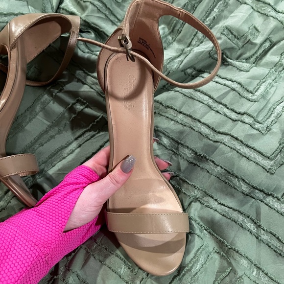 Nude Charolette Russe Heel - Picture 2 of 6